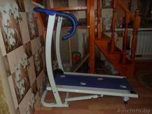 беговая дорожка механическая с монитором для домашнего занятия спортом,  